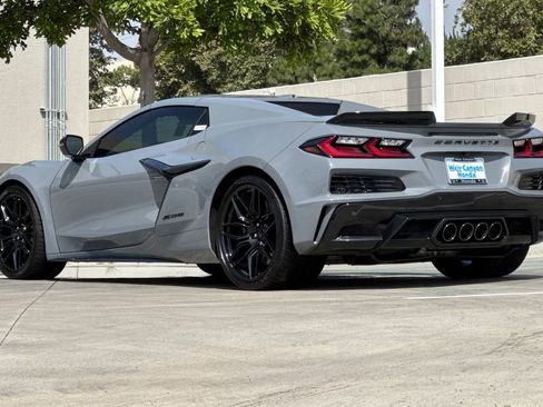Used 2024 Chevrolet Corvette Z06 w/ Stealth Interior Trim Package RWD image 3