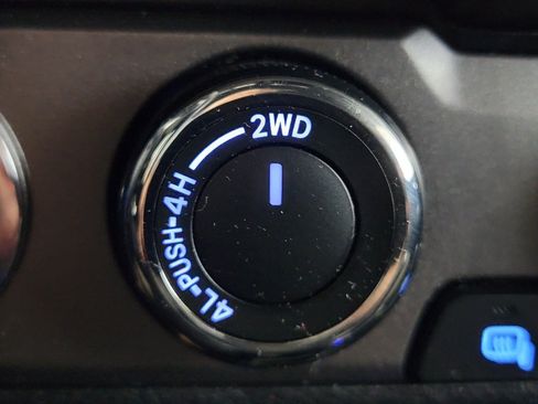 Used 2020 Toyota Tacoma TRD Sport w/ Technology Package AWD/4WD image 22