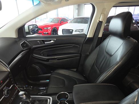 Used 2015 Ford Edge Titanium FWD image 16