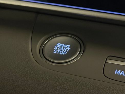 Certified 2024 Hyundai Elantra SEL FWD image 23