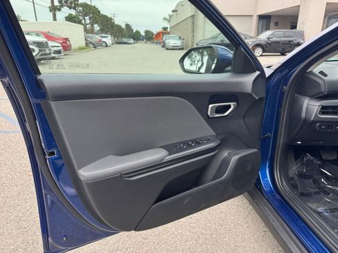Used 2025 Kia K4 LXS image 18