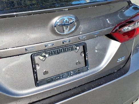 Used 2024 Toyota Camry SE image 33