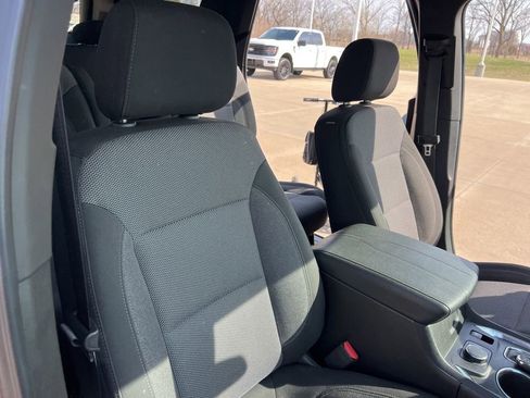 Used 2023 Chevrolet Traverse LT w/ LPO, Floor Liner Package image 20