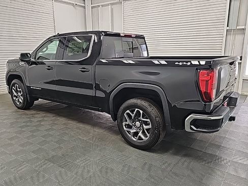 New 2026 GMC Sierra 1500 SLE w/ Preferred Package image 5