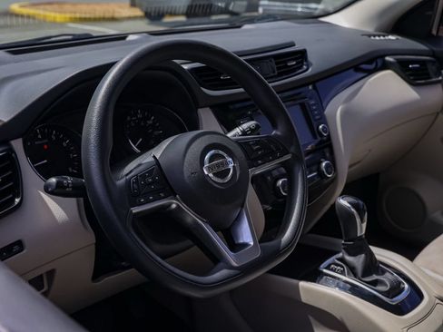 Used 2019 Nissan Rogue Sport SV FWD image 14