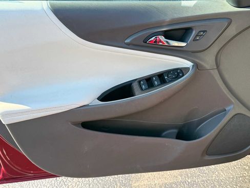 Used 2022 Chevrolet Malibu LT w/ Leather Package image 11