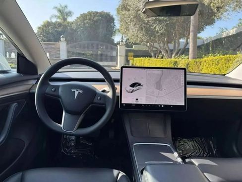 Used 2022 Tesla Model 3 Long Range AWD/4WD image 7