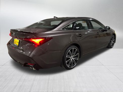 Used 2019 Toyota Avalon XSE FWD image 6