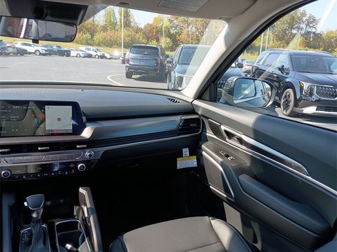 New 2025 Kia Telluride LX image 11