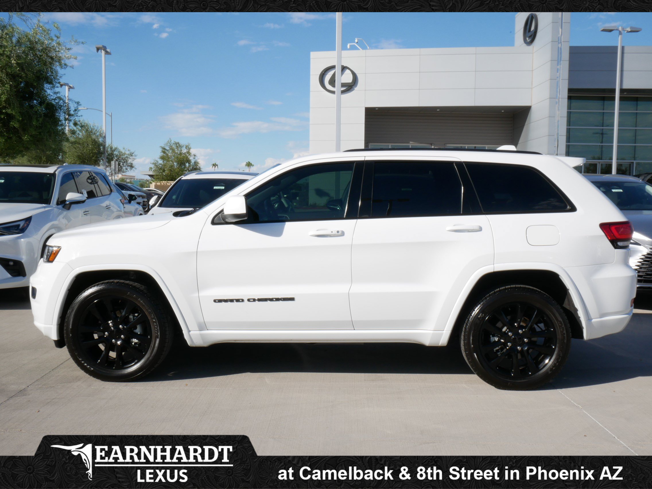 Used 2020 Jeep Grand Cherokee Altitude AWD/4WD image 3