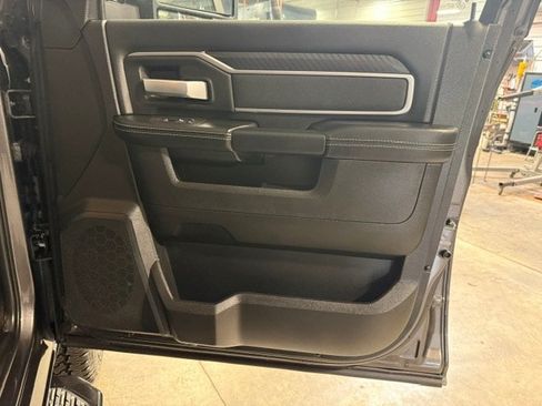 Certified 2025 RAM 2500 Big Horn AWD/4WD image 8