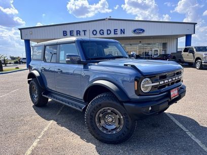 New 2025 Ford Bronco Outer Banks w/ Sasquatch Package