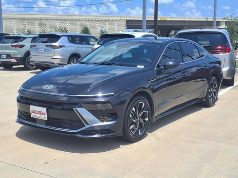 Used 2025 Hyundai Sonata SEL FWD image 4