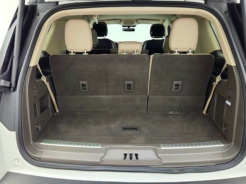 Used 2023 Lincoln Navigator 4WD image 21