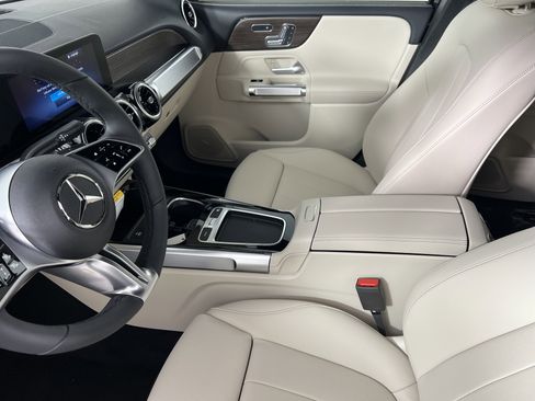 New 2026 Mercedes-Benz GLB 250 4MATIC image 4