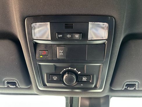 Used 2022 Toyota Tacoma TRD Off-Road w/ Technology Package image 18