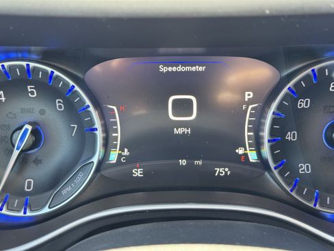 New 2025 Chrysler Voyager LX image 18