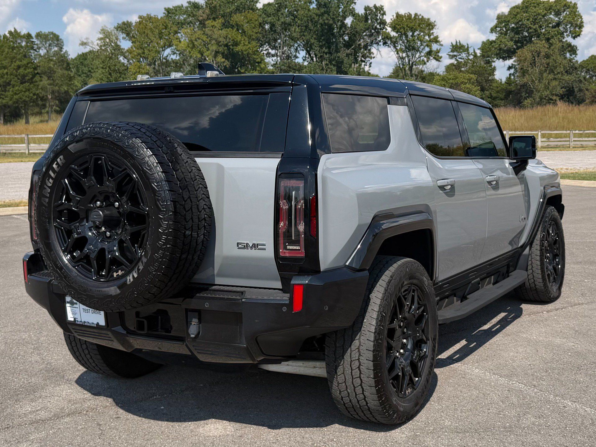 Used 2024 GMC Hummer EV 2X AWD/4WD image 3