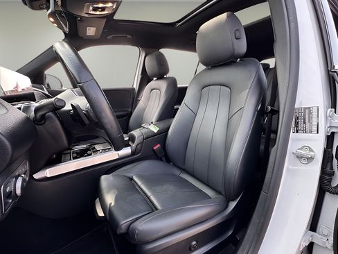 Used 2022 Mercedes-Benz GLB 250 image 6