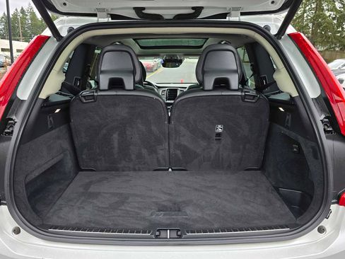 Used 2020 Volvo XC90 T6 Momentum AWD/4WD image 14