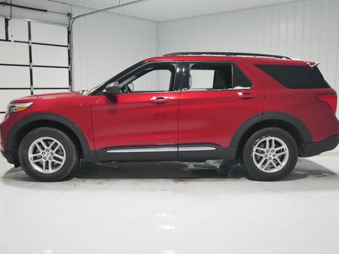 Certified 2023 Ford Explorer XLT w/ Class IV Trailer Tow Package image 8