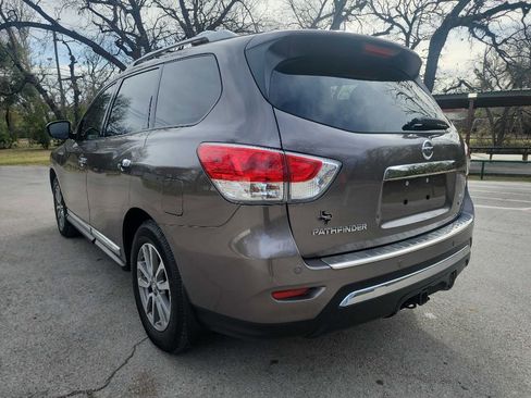 Used 2014 Nissan Pathfinder SL w/ Trailer Tow Package image 4