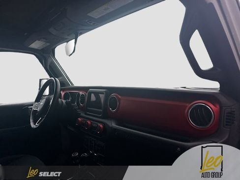 Used 2018 Jeep Wrangler Unlimited Rubicon w/ Cold Weather Group image 28