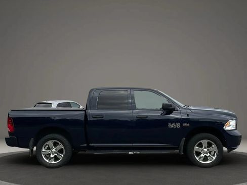 Used 2017 RAM 1500 Express AWD/4WD image 3