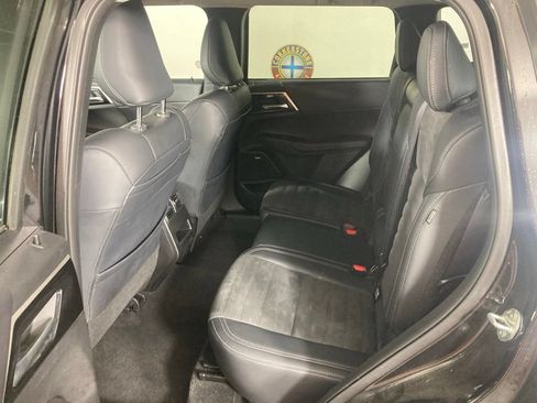 Used 2025 Mitsubishi Outlander SE AWD/4WD image 13