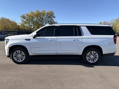 Used 2024 GMC Yukon XL SLT w/ SLT Luxury Package image 46