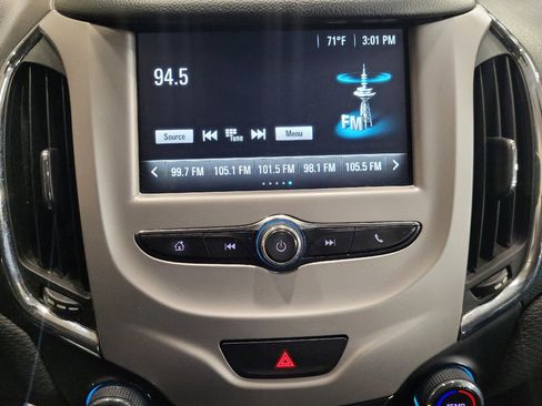 Used 2018 Chevrolet Cruze LS FWD image 25