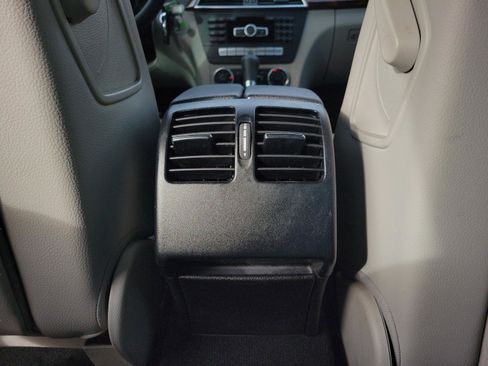 Used 2013 Mercedes-Benz C 250 Sedan image 8