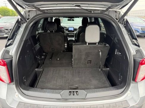 Used 2020 Ford Explorer XLT w/ Equipment Group 202A AWD/4WD image 6