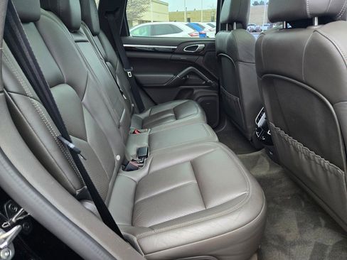 Used 2017 Porsche Cayenne S Platinum image 10