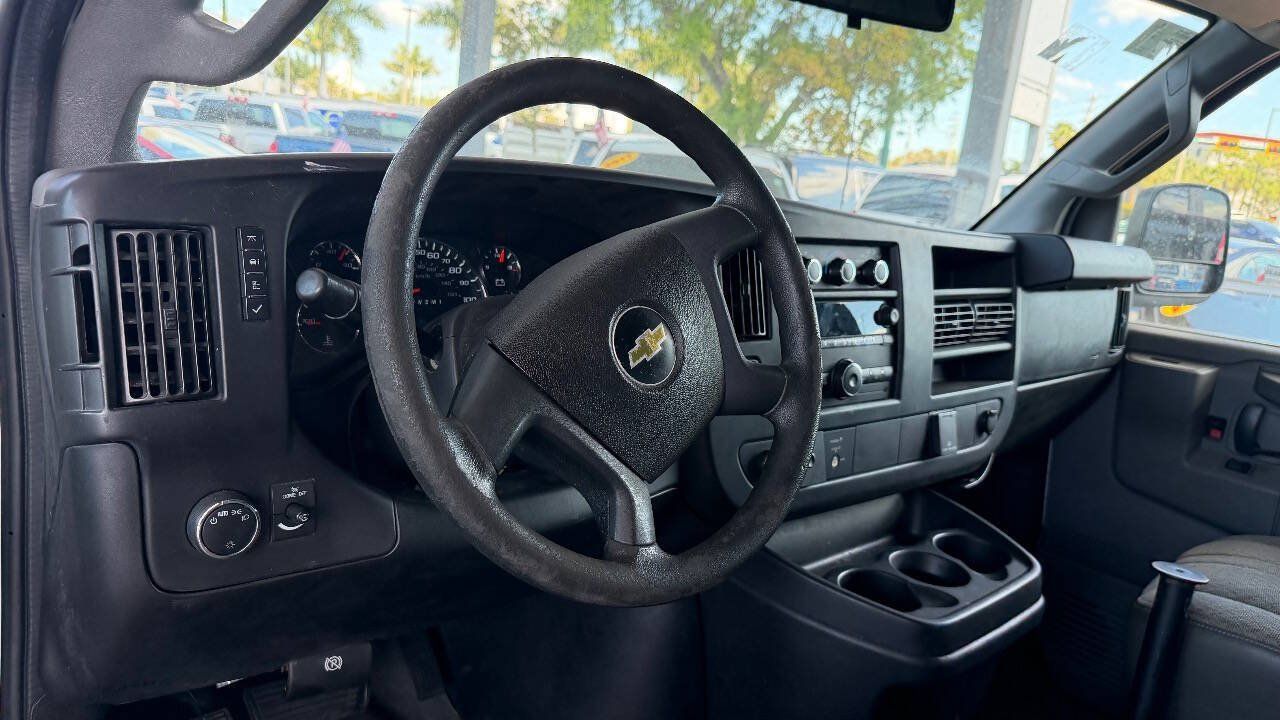 Used 2017 Chevrolet Express 2500 RWD image 10