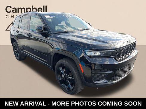 Used 2024 Jeep Grand Cherokee Altitude AWD/4WD image 6