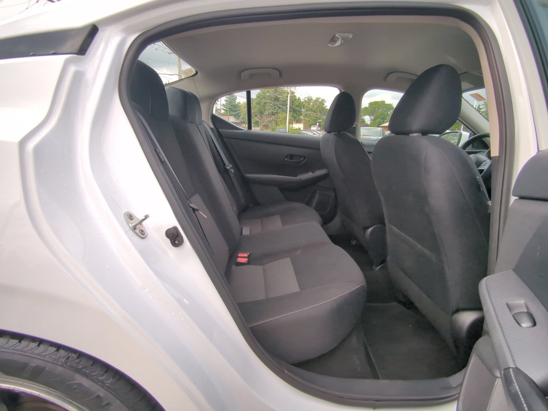Used 2024 Nissan Sentra SV FWD image 9