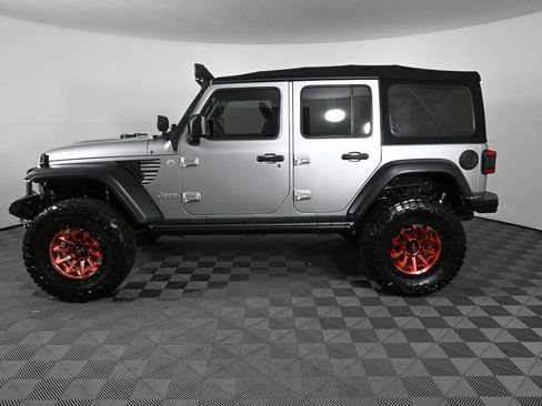 Used 2018 Jeep Wrangler Unlimited Sport S AWD/4WD image 3