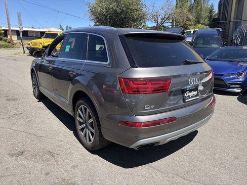 Used 2019 Audi Q7 2.0T Premium Plus w/ Premium Plus Package AWD/4WD image 3
