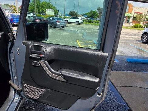 Used 2018 Jeep Wrangler Unlimited Sport S AWD/4WD image 9