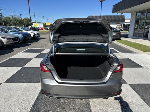 Used 2025 Toyota Camry SE FWD image 5