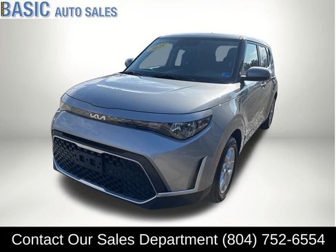Used 2025 Kia Soul LX w/ LX Technology Package image 2