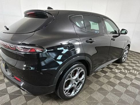 Used 2024 Alfa Romeo Tonale Veloce AWD/4WD image 3