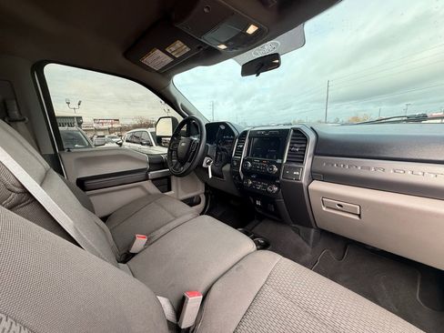 Used 2019 Ford F250 XLT w/ Snow Plow Prep Package image 23