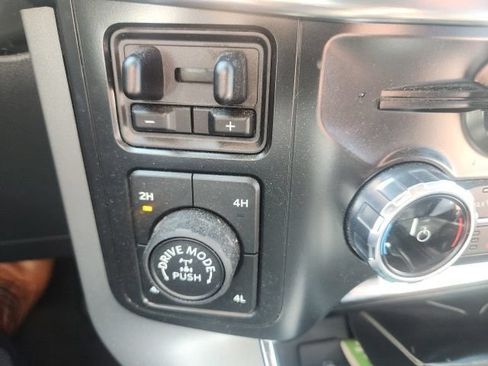 Used 2022 Ford F150 Lariat w/ FX4 Off-Road Package AWD/4WD image 11
