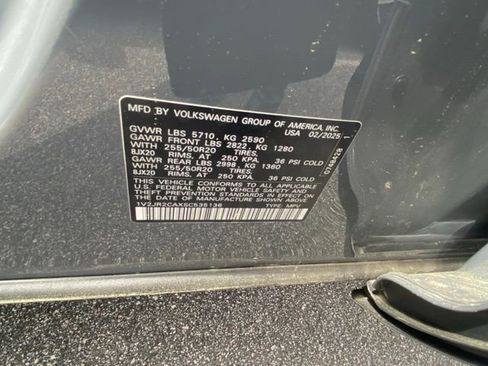 Used 2025 Volkswagen Atlas SE w/ Panoramic Sunroof Package image 7