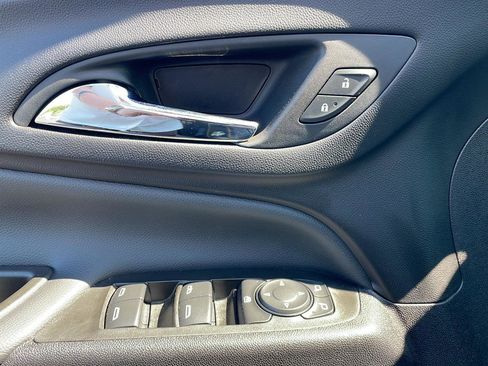 Used 2024 Chevrolet Equinox LT w/ LPO, Floor Liner Package FWD image 10
