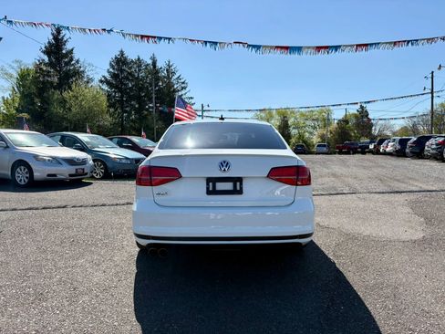 Used 2015 Volkswagen Jetta GLI SEL FWD image 4