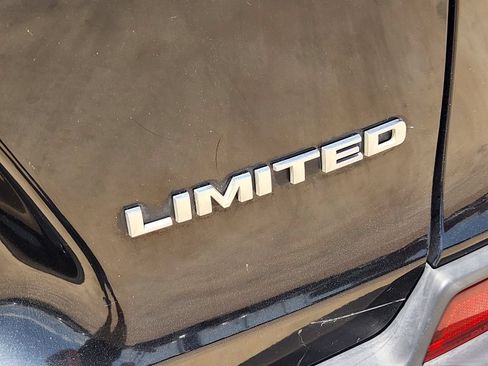Used 2019 Jeep Cherokee Limited FWD image 13