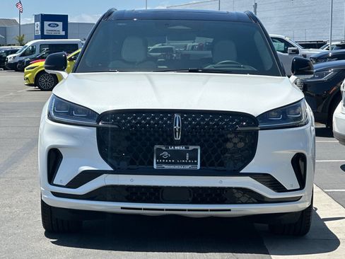 New 2026 Lincoln Aviator Black Label w/ Black Label Special Edition AWD/4WD image 8